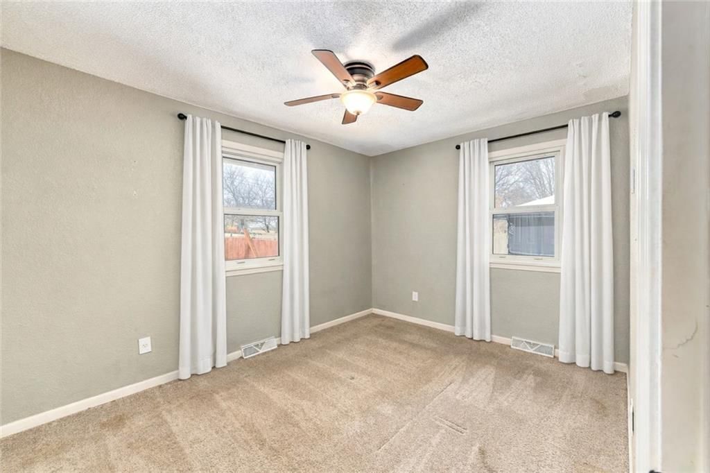 1606 SE Hillside Drive — photo 6