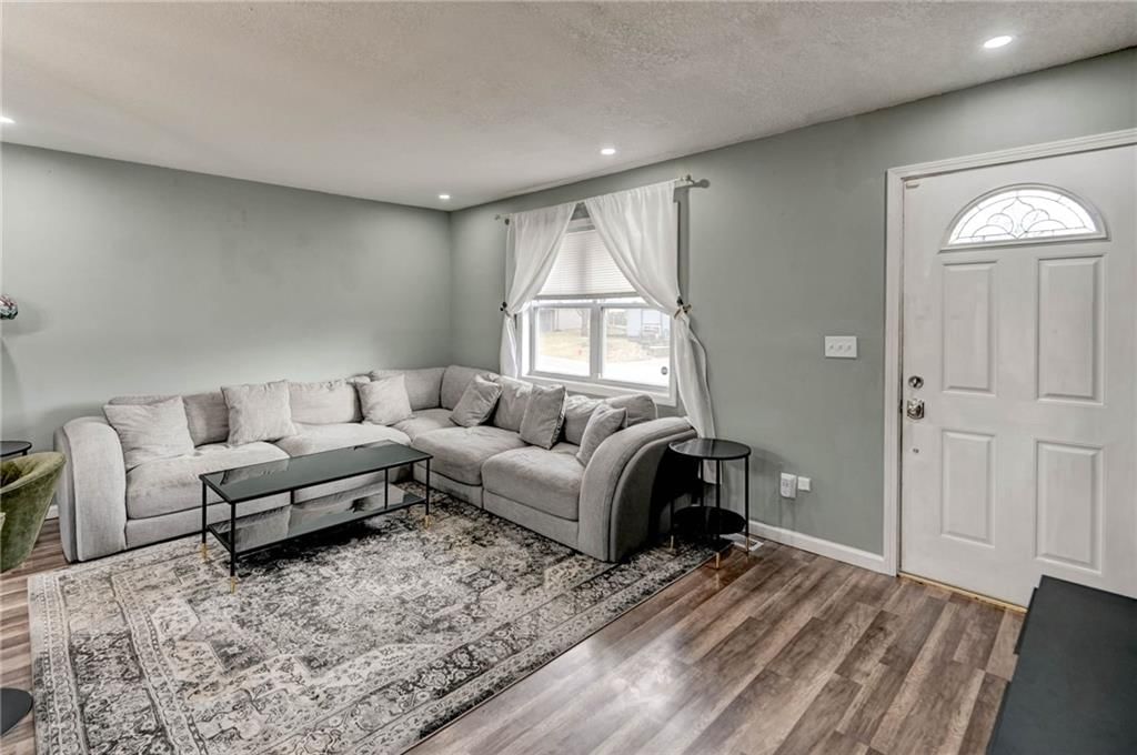 1806 SE Kingsway Street — photo 18