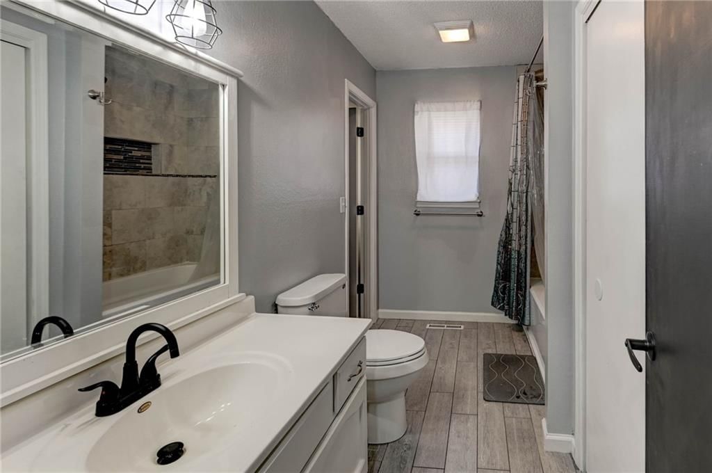 1806 SE Kingsway Street — photo 25