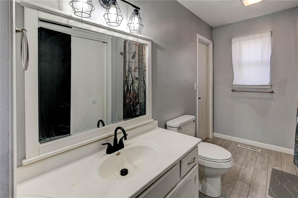 1806 SE Kingsway Street — photo 29