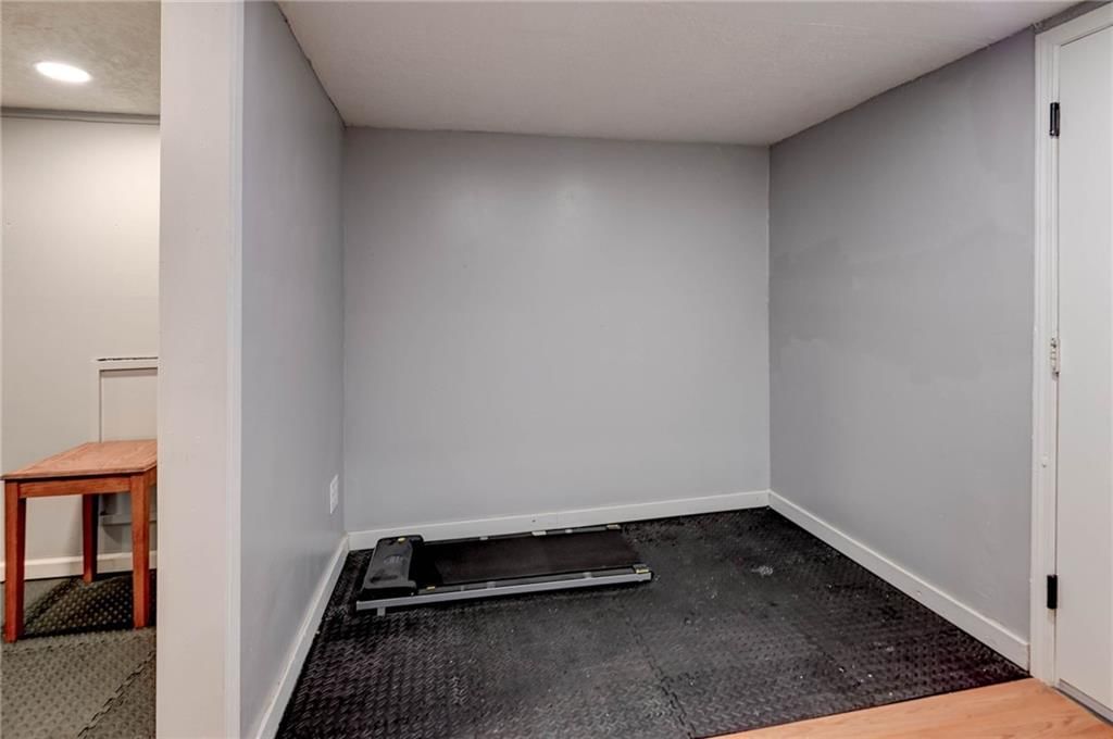 1806 SE Kingsway Street — photo 38