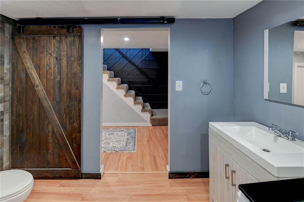 1806 SE Kingsway Street — photo 39