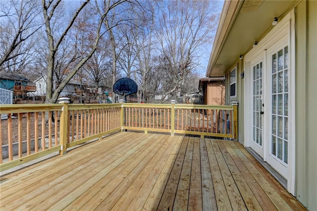 1806 SE Kingsway Street — photo 45
