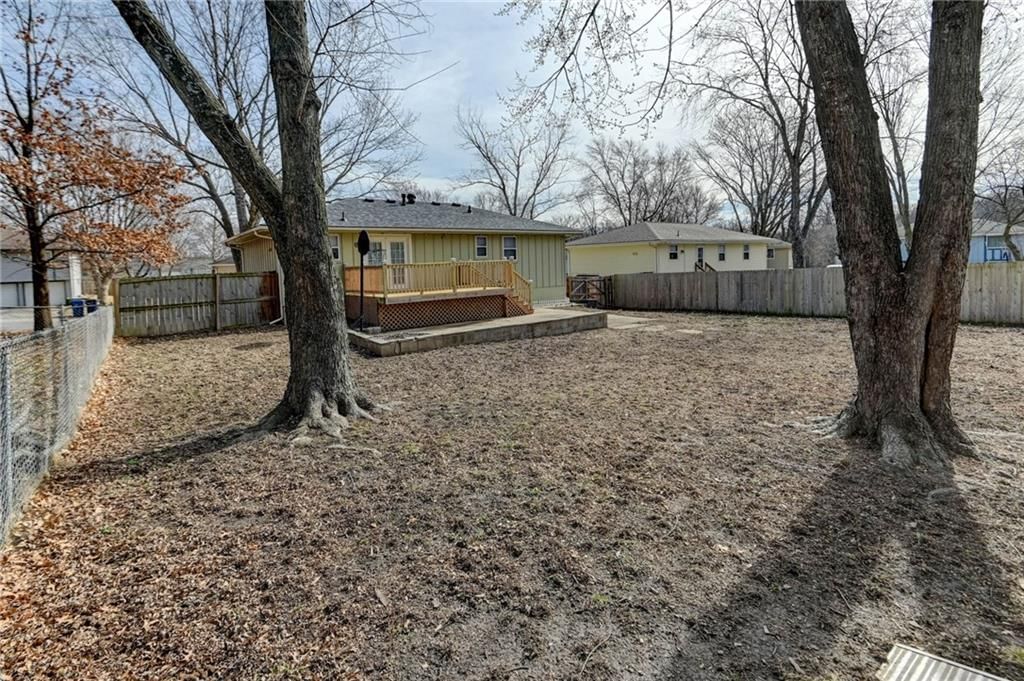 1806 SE Kingsway Street — photo 47