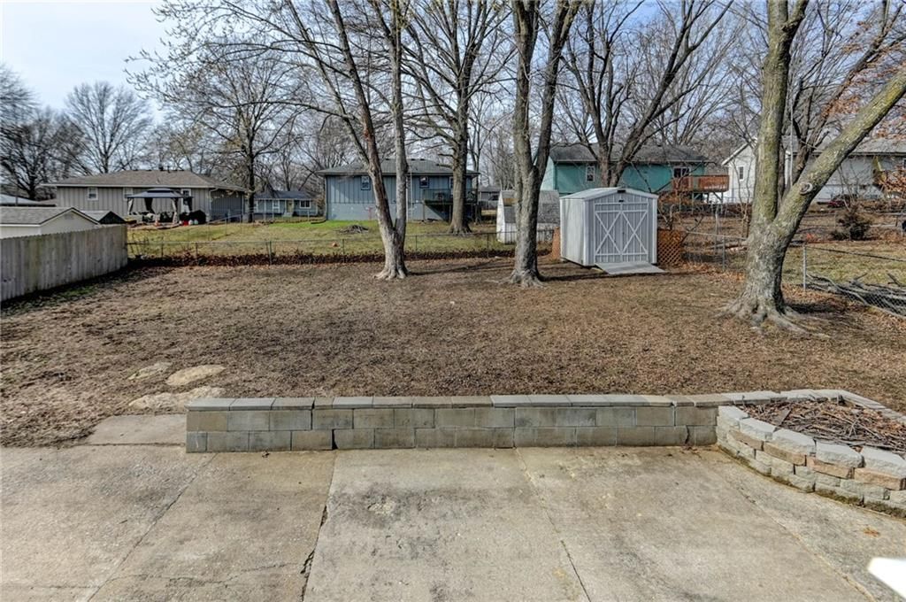 1806 SE Kingsway Street — photo 51