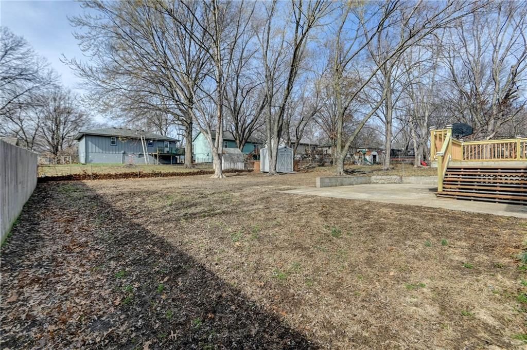 1806 SE Kingsway Street — photo 53
