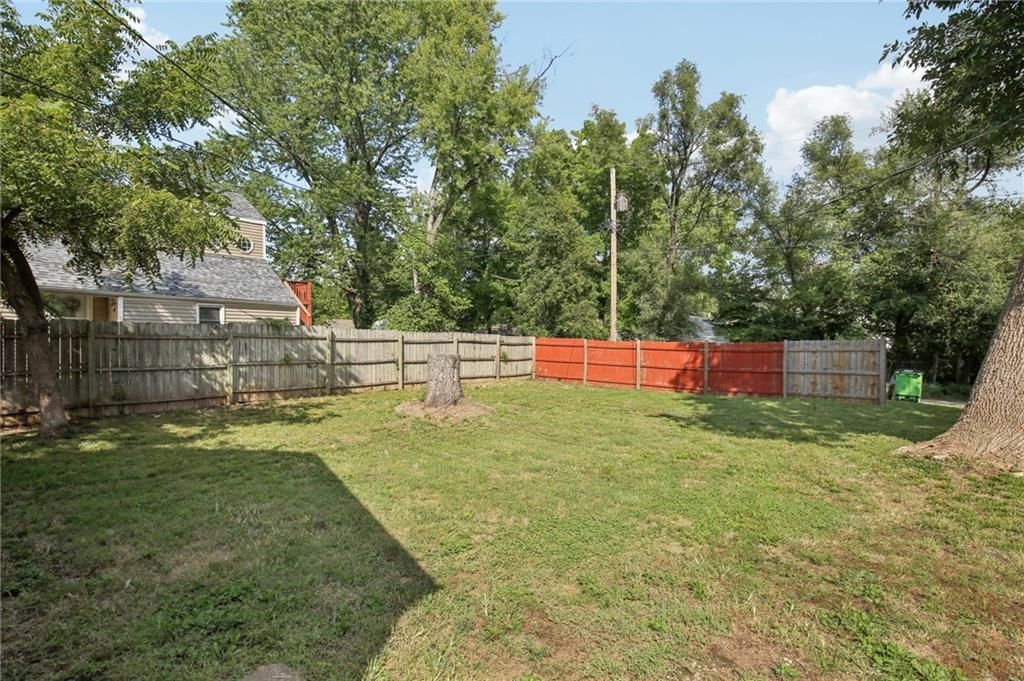 823 S Tremont Avenue — photo 20