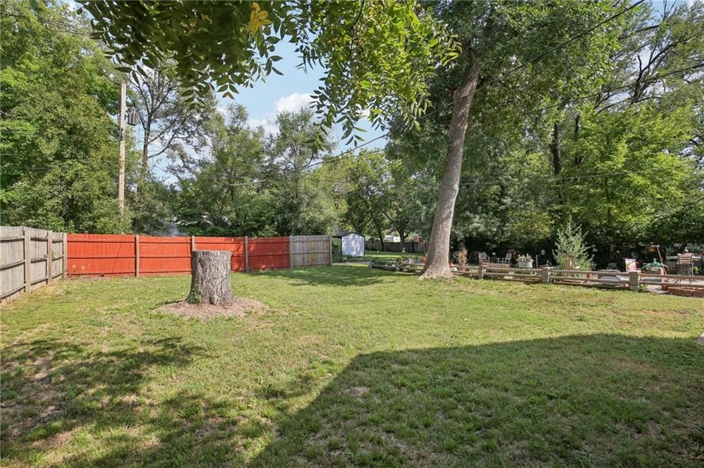 823 S Tremont Avenue — photo 21