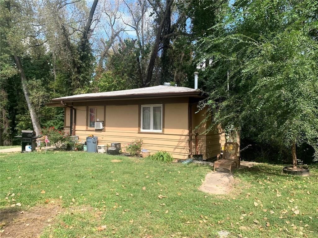 10906 E Truman Road — photo 16