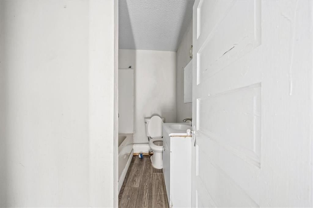 3430 E 6th Street — photo 16