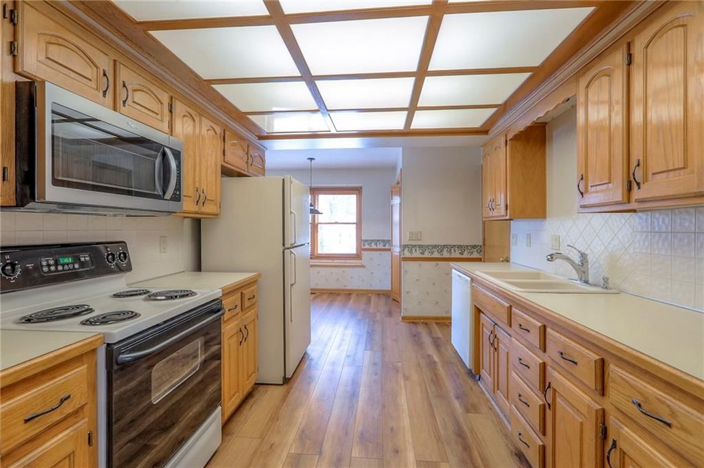 8629 Crysler Avenue — photo 8