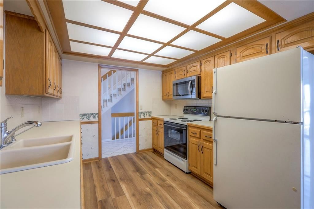 8629 Crysler Avenue — photo 9