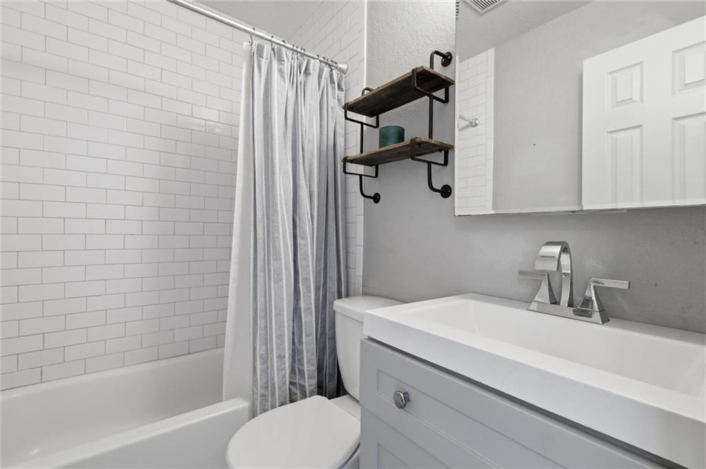 5920 W 71st Street — photo 16