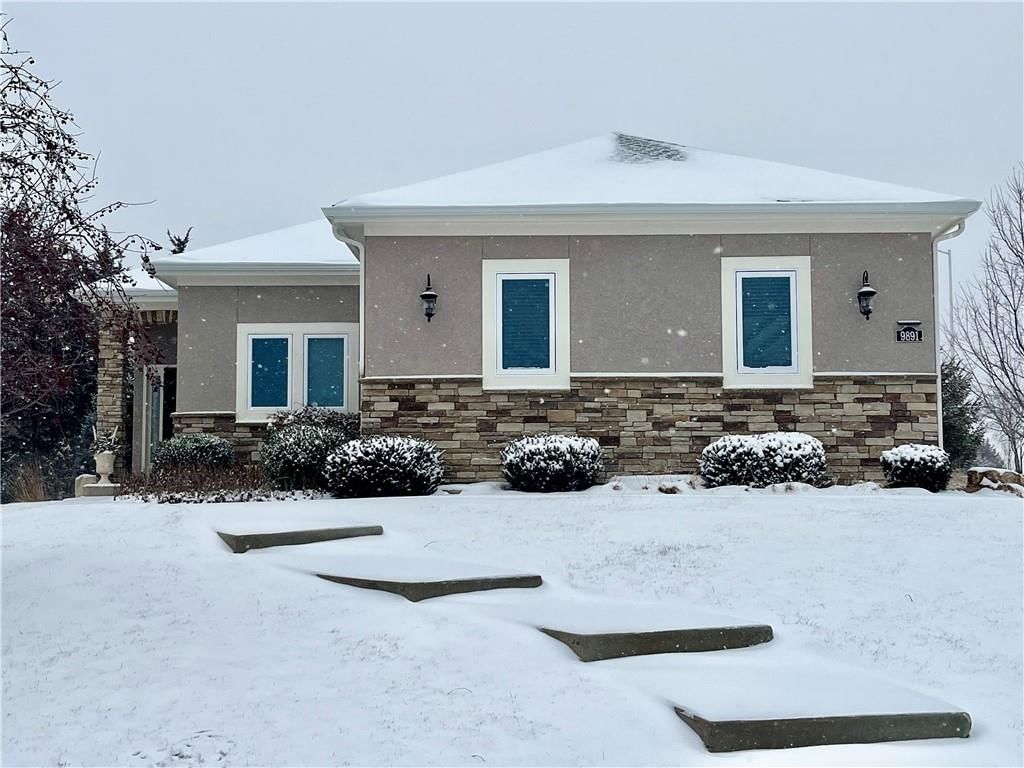 9891 Garden Street, Lenexa, KS