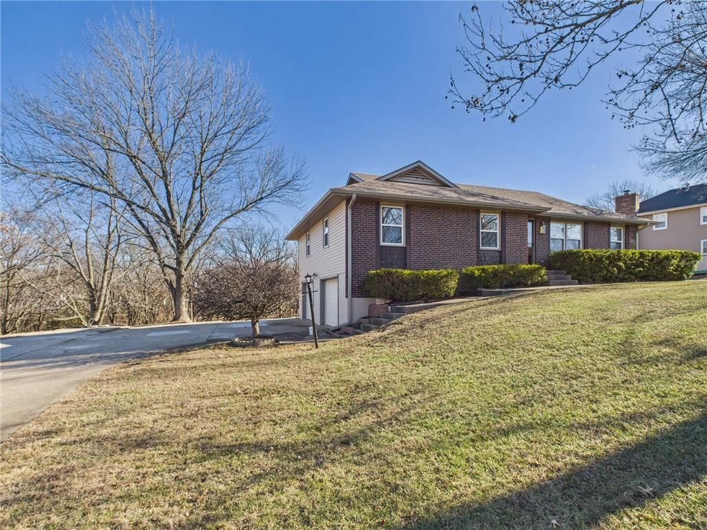 1421 Grandview Drive — photo 2
