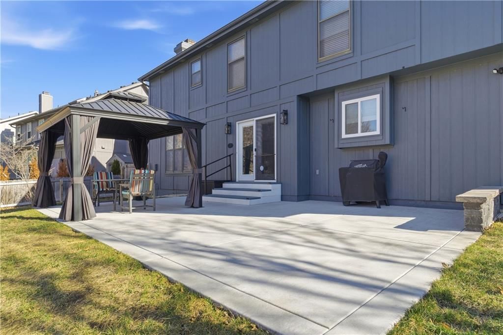1246 E Meadow Lane — photo 32