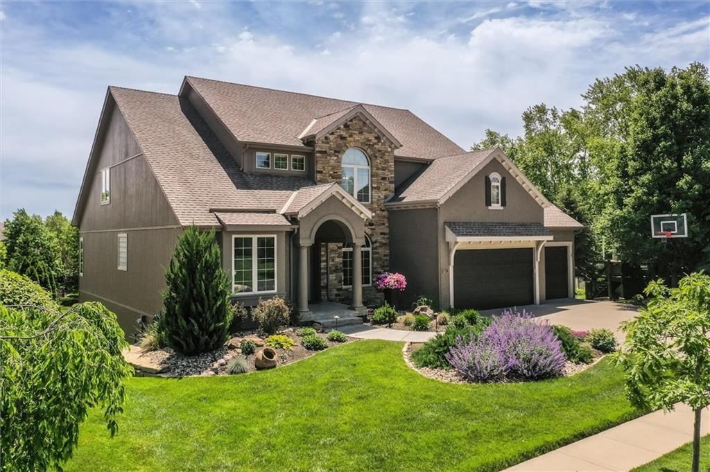 9321 W 156 Place, Overland Park, KS