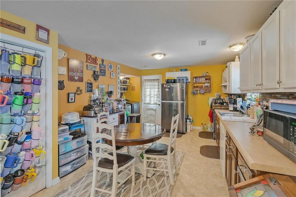1404 N Howenstein Avenue — photo 4