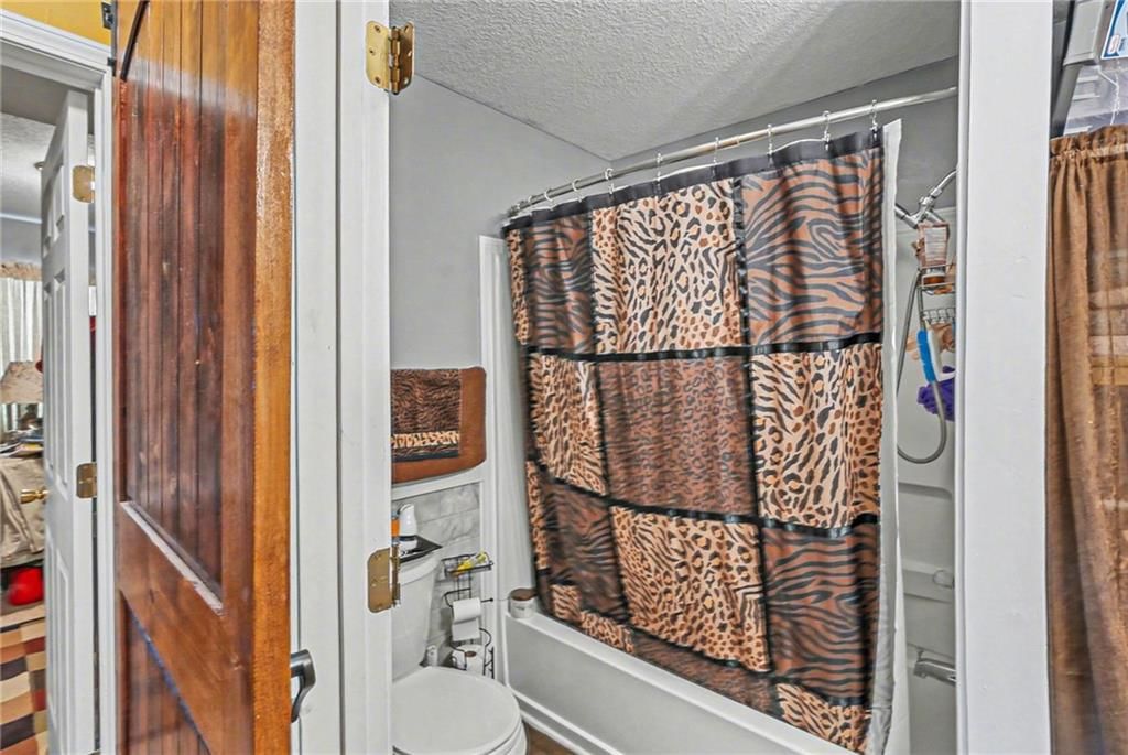 1404 N Howenstein Avenue — photo 11