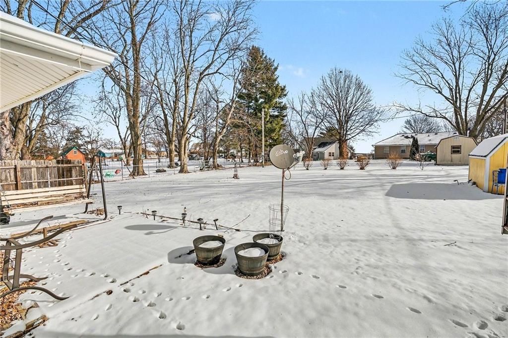 1404 N Howenstein Avenue — photo 14