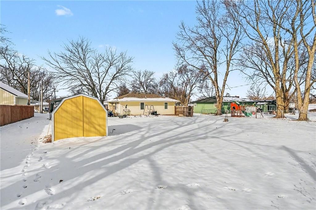1404 N Howenstein Avenue — photo 15