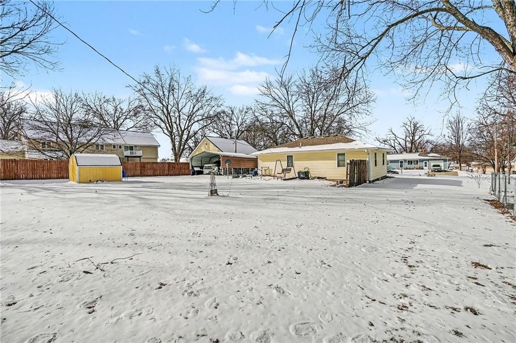 1404 N Howenstein Avenue — photo 16