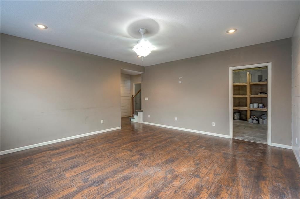 21033 Cooper Street — photo 28