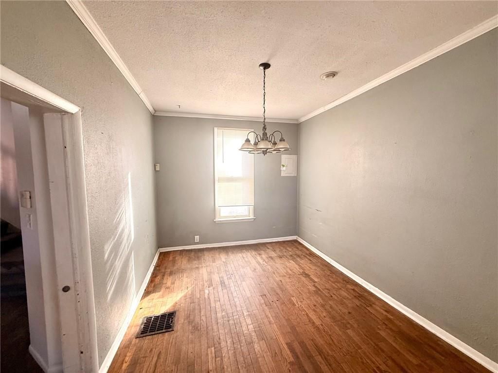 2624 Saint Joseph Avenue — photo 10
