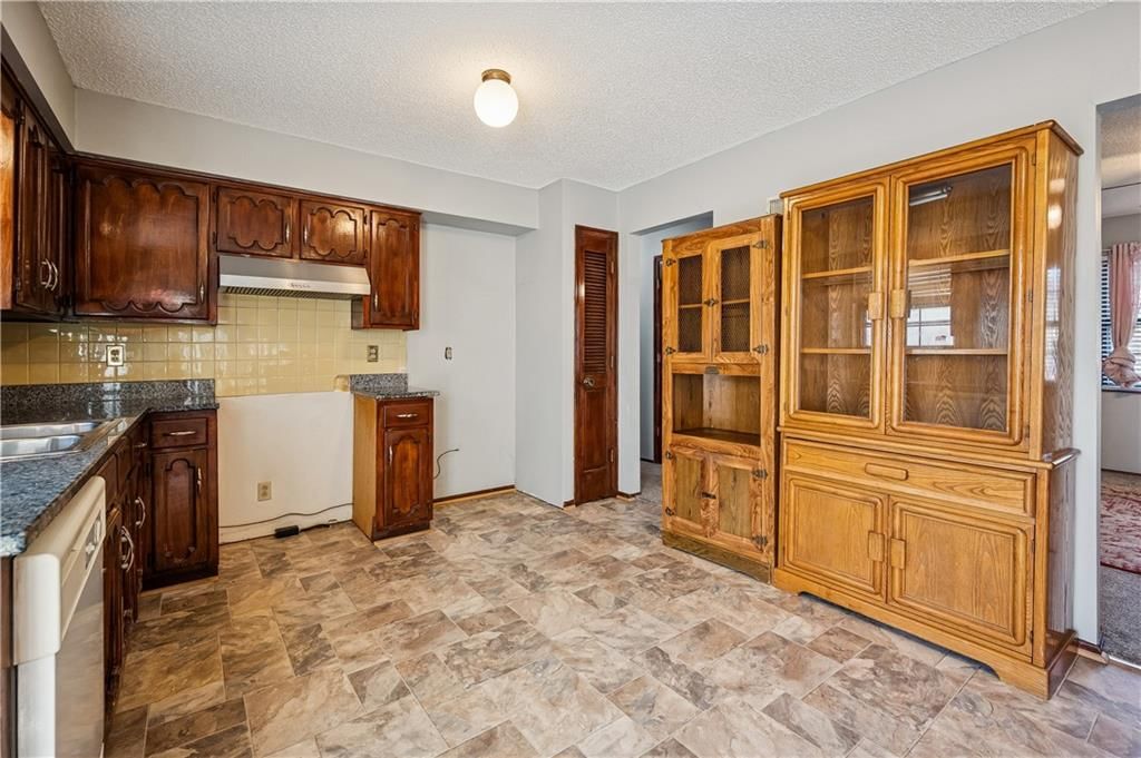 12925 S Brougham Drive — photo 9