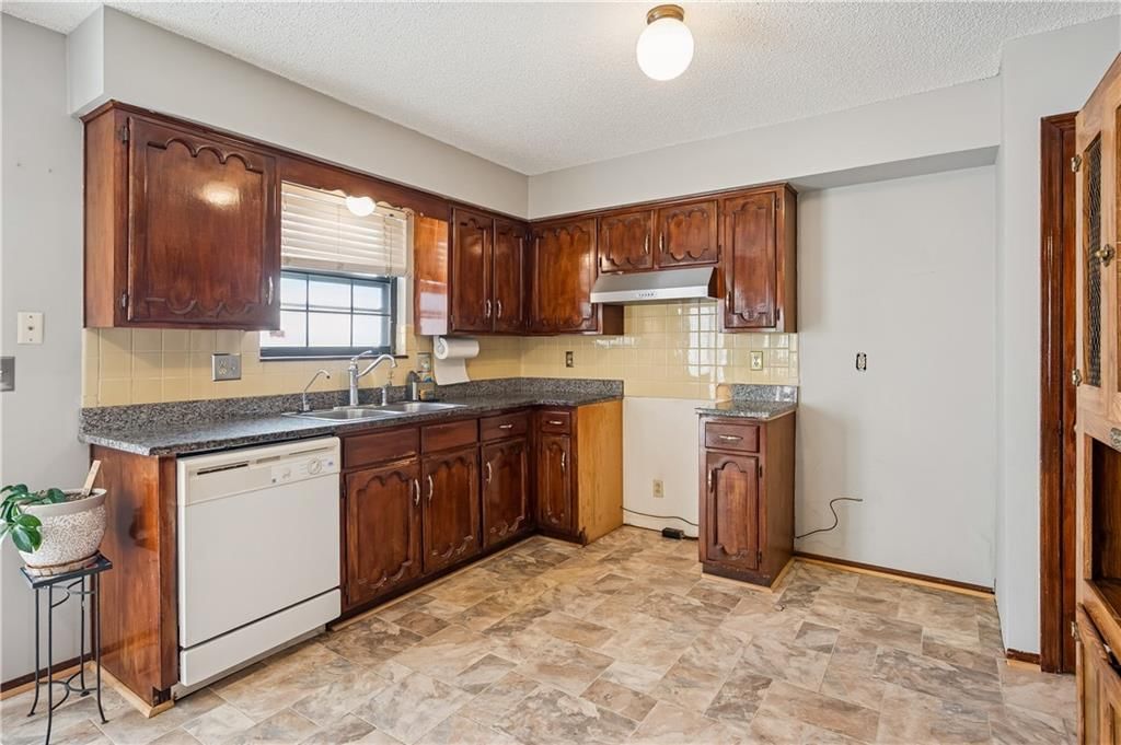 12925 S Brougham Drive — photo 10