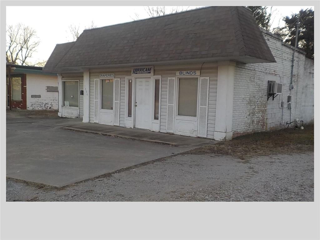 1906 S Walnut Street, Coffeyville, KS