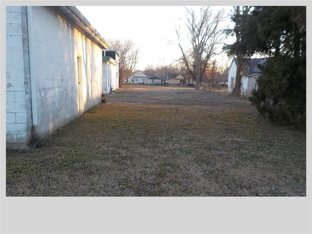 1906 S Walnut Street — photo 6