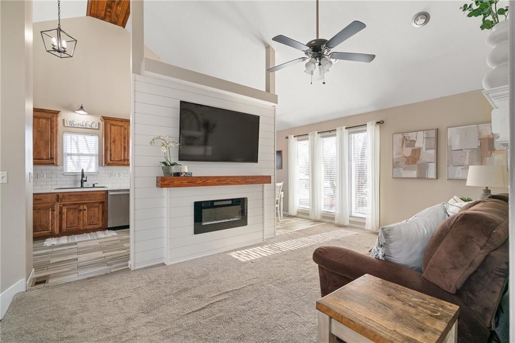 1302 Rice Street — photo 3