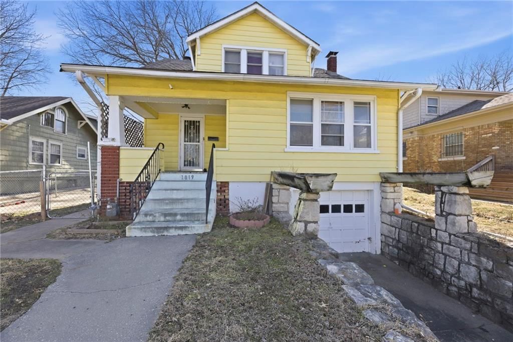 1819 FREEMAN Avenue — photo 2