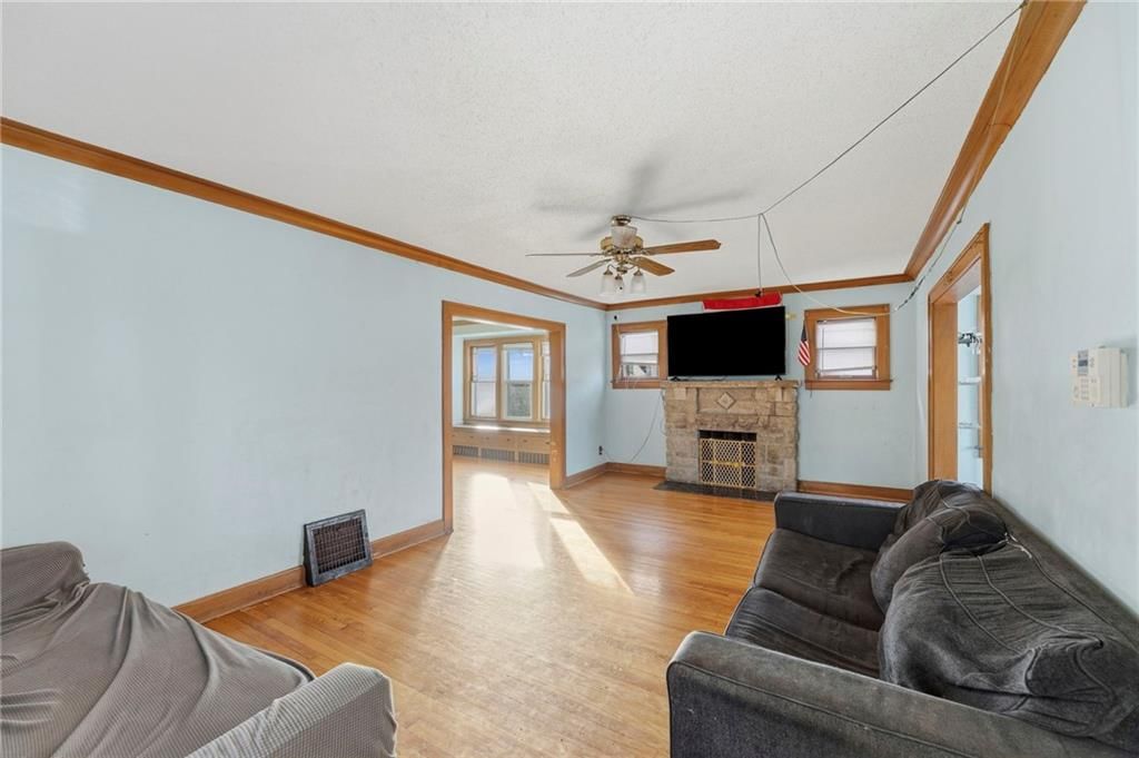 1819 FREEMAN Avenue — photo 4