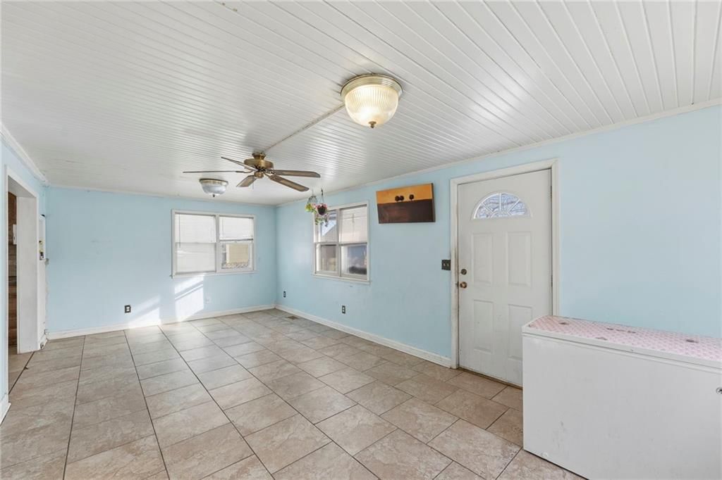 1819 FREEMAN Avenue — photo 15