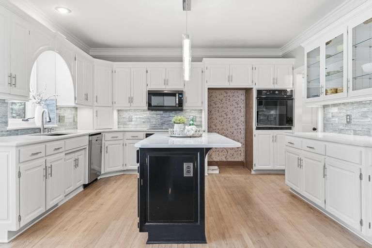 9305 W 139th Street — photo 16