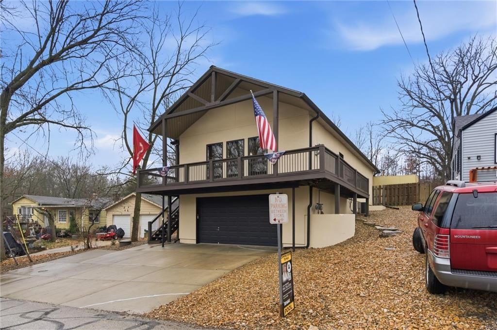 134 Beach Drive — photo 6