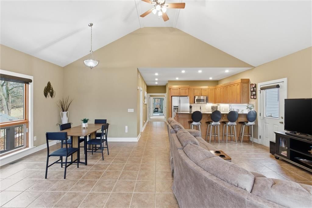 134 Beach Drive — photo 8