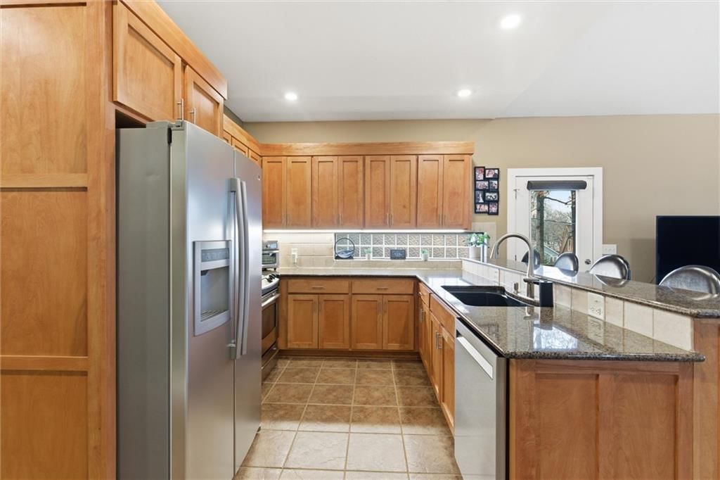 134 Beach Drive — photo 15