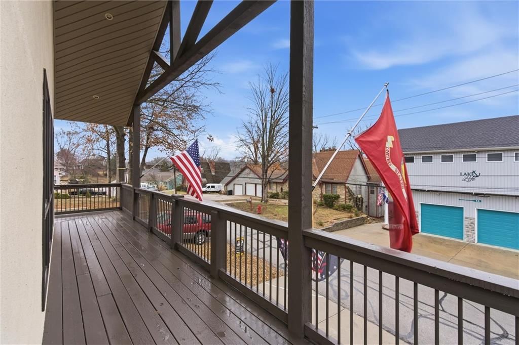 134 Beach Drive — photo 37