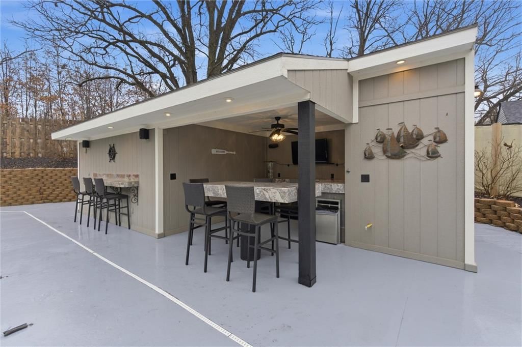 134 Beach Drive — photo 39