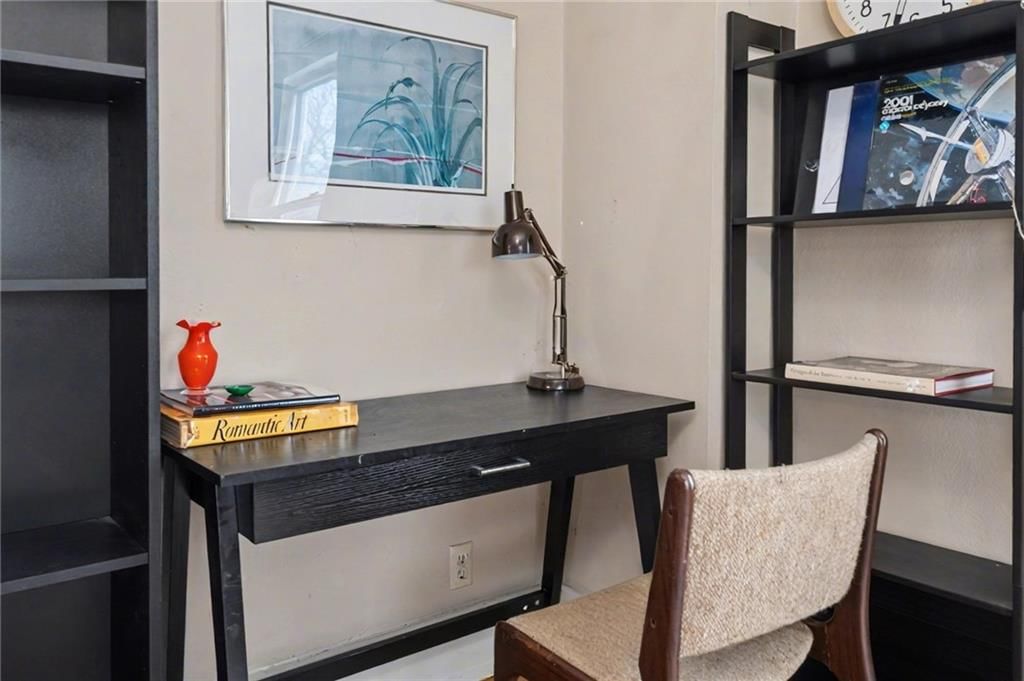 107 E Hale Street — photo 12