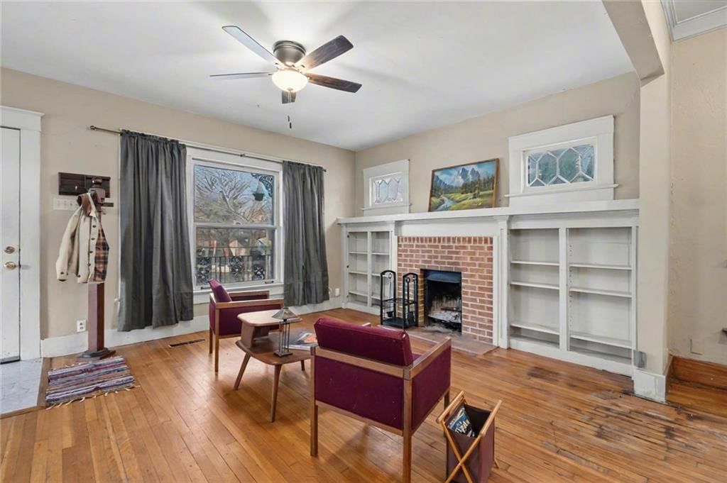 107 E Hale Street — photo 13