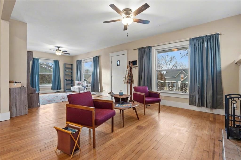 107 E Hale Street — photo 15