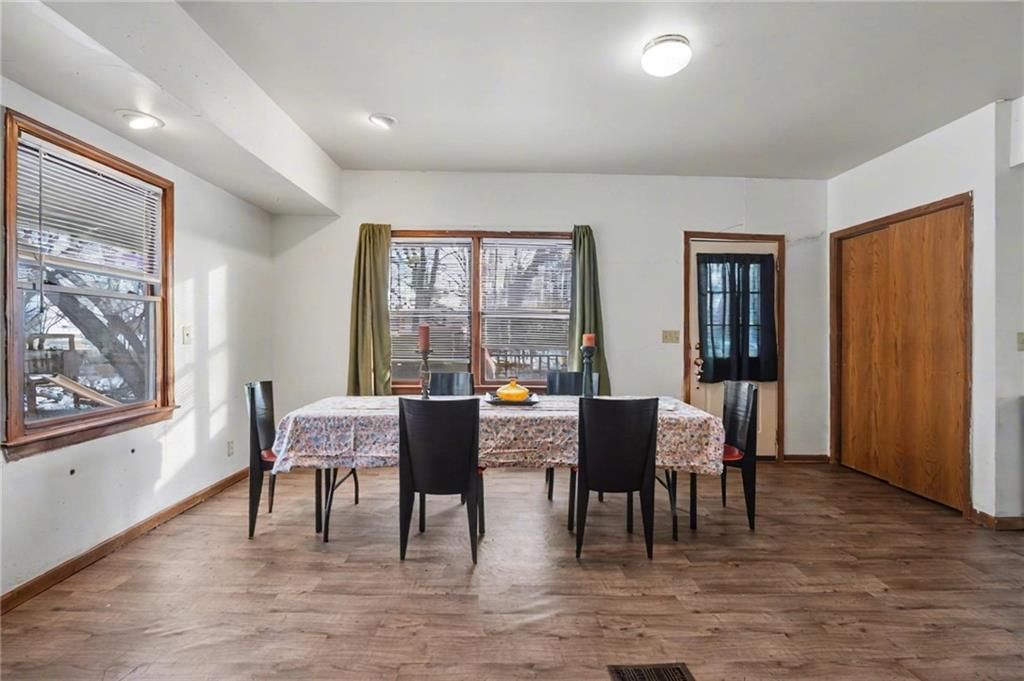 107 E Hale Street — photo 19
