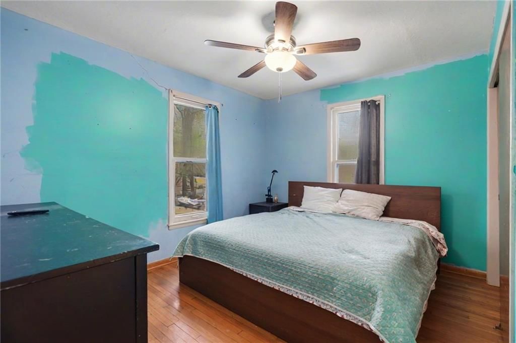 107 E Hale Street — photo 26