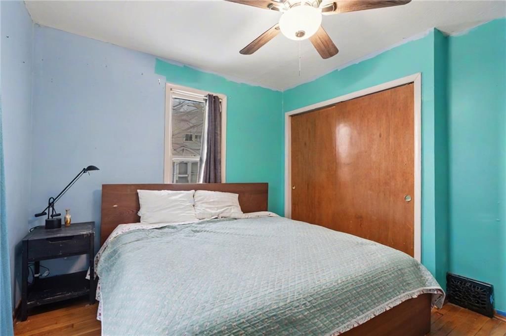 107 E Hale Street — photo 27