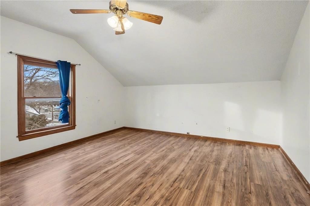 107 E Hale Street — photo 29