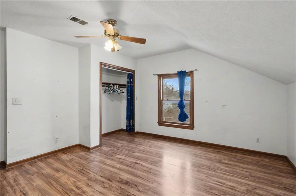 107 E Hale Street — photo 30